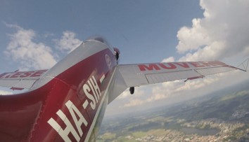 Strhující podívaná v Jindřichově Hradci. Piloti budou soutěžit v letecké akrobacii
