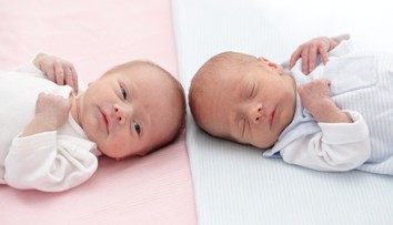 Tato dětská jména jsou letos ve světě nejčastější! Některá "letí" i v Česku