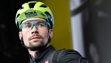 Cyklistickou superhvězdu srazilo auto. Start na Vueltě je v ohrožení