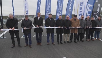 U Vysokého Mýta otevřeli nový úsek dálnice D35. Má sloužit jako obchvat města