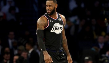 LeBronova parta ovládla utkání hvězd! Padlo v něm přes 300 bodů