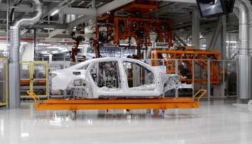 Audi A8 bude mít karoserii z hliníku a karbonu. Krásný kus techniky!