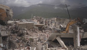 V troskách ve Venezuele našli živého muže. Naděje pro další lidi vyprchává