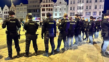 Po festivalu v Plzni se strhly rvačky. Létaly pěsti, zasáhnout musela policie