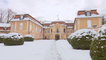 Za temné místo české politiky chtějí poslanci utrácet desítky milionů!