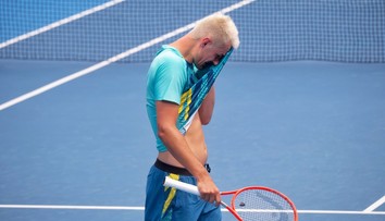 Tomic se sázel s rozhodčí, že má covid. Po prohře je skutečně pozitivní