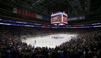 Islanders pokřtili novou arénu. Slavnostní chvíli pokazila porážka
