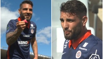 Gumový krokodýl v puse zhořkl. Útočník vtipně slavil, gól odvolal VAR