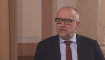 Čtvrtý ministr školství za rok a půl. Podle odborníků je potřeba větší stabilita