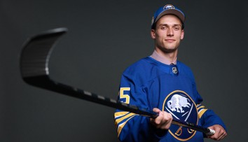 Budou si brát Češi místo? Talent se má v rámci NHL stěhovat