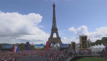 Největší vlajka historie, v Paříži ji vyvěsí na počest olympijských her