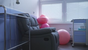 Nový nadační projekt je zaměřen na ohrožené matky. Pomáhá v těžkých situacích