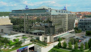 Skupina PPF kupuje největší hotel v Česku. Byli v něm ubytovaní Obama i Clinton