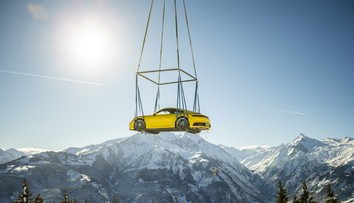 Spektakulární přílet! V Alpách dostal zabrat Cayman i nová 911