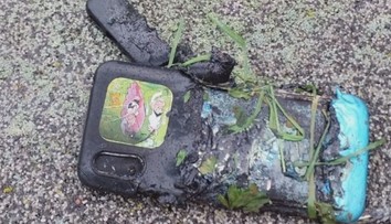 Na základní škole žák vyhodil z okna hořící mobil, na místě zasahovali hasiči