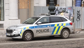 Policie hledala dívku, která zmizela na Zbraslavi. Našli ji až v Liberci