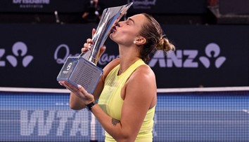 Světová jednička čeká na prsten. Po triumfu si rýpla do svého přítele