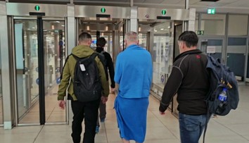 Před spravedlností utekl do Kostariky. Teď muže vrátili zpět do Česka