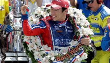 Vítěz Indy500 Sató odstartuje první, favorité tvrdě bourali. VIDEO
