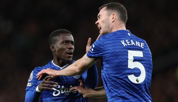 Gueye se omlouvá za facku spoluhráči, trenérovi se to naopak líbí