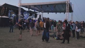 Technaři mají na kopci u Rýmařova party. Místním vadí hluk, zasahovala už police