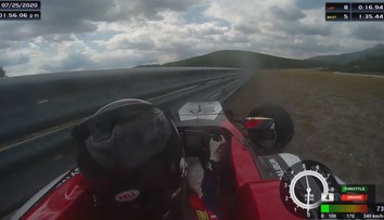 Bouračka ve 140 za hodinu! České závodnici ve formuli selhalo řízení