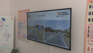 Největší reforma autoškol skončila pod stolem. Problémy mezitím nabobtnaly