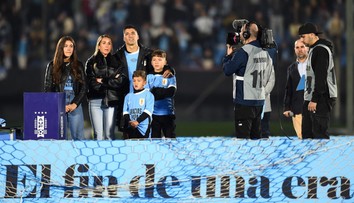 Suárez se loučil v slzách. Odcházíš jako legenda, poklonil se parťák