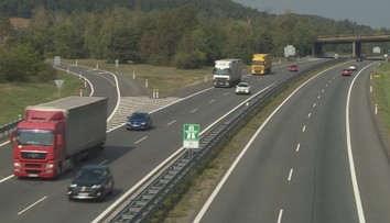 Poslanci zrušili v prvním čtení zdražování dálničních známek. Populismus, tvrdí opozice