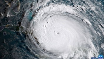 Hurikán Irma mírně zeslábl, na Floridě vrcholí evakuace