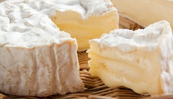 Oblíbené sýry už si nedáte. Dochází důležitá ingredience k jejich výrobě