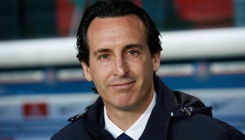 Arsenal na nákupech, z Janova získal hvězdu Uruguaye!