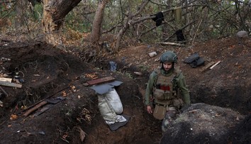 Rusům hrozí opakování jedné z nejhorších porážek. Ustupují na dvou frontách