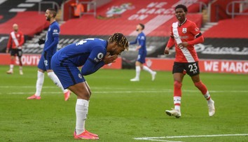 Chelsea překvapivě ztratila body. Liverpool padl v derby s Evertonem