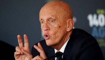 Collina udeřil: Finta s gólmany na MS končí. FIFA zakázala tajné porady u lajny