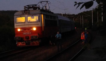 Vlak z Brna do Prahy srazil ženu! Zůstala zaklíněná pod koly
