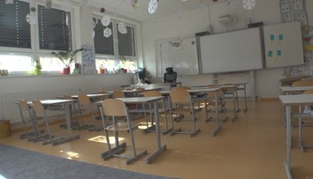 V Čelákovicích zejí třídy prázdnotou. Žáky shání i ve vedlejších obcích
