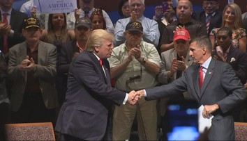 Donald Trump udělil milost svému exporadci, který lhal FBI