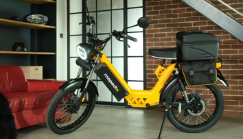 Český výrobce představil "novou babettu". Jako moped pro 21. století