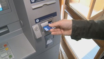 Počet krádeží platebních karet roste. Policie na Liberecku řeší hned dva případy