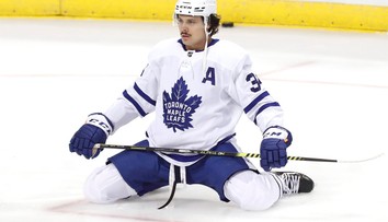 Hvězdný útočník Toronta Auston Matthews se nakazil koronavirem
