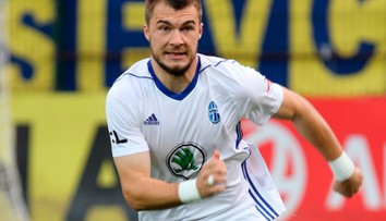 Přestupová bomba! Král střelců bude pálit ostrými jinde. Kdo ho ulovil?