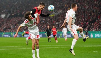 Schick zazářil dvěma góly. Leverkusen vyzrál v poháru na Kolín až v prodloužení