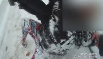 Celý záznam postříkání dívky (9) pepřákem! Město policisty potrestalo