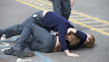 Policie na Plzeňsku řeší hned tři drsné útoky mezi dětmi. Napaden byl i 7letý chlapeček