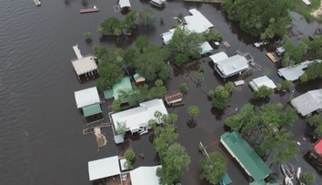 Hurikán Idalia zdevastoval jih USA. Vichr zničil i dům floridského guvernéra