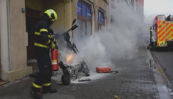 Přibývá požárů elektrokoloběžek. Můžou za to hlavně poškozené baterie