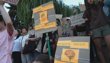 Zelenskyj na Ukrajině dál čelí protestům. Lidé chtějí zpět oblíbeného ministra