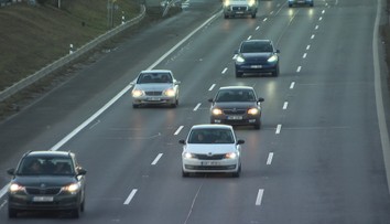 Dálniční známka od nového roku zdraží. Zvedne se i cena mýtného pro kamiony