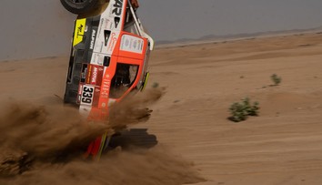 Vážná nehoda! Kolomý havaroval v posledním testu na Dakar